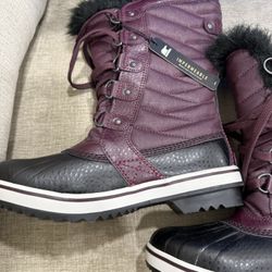 Sorel women's boots waterproof