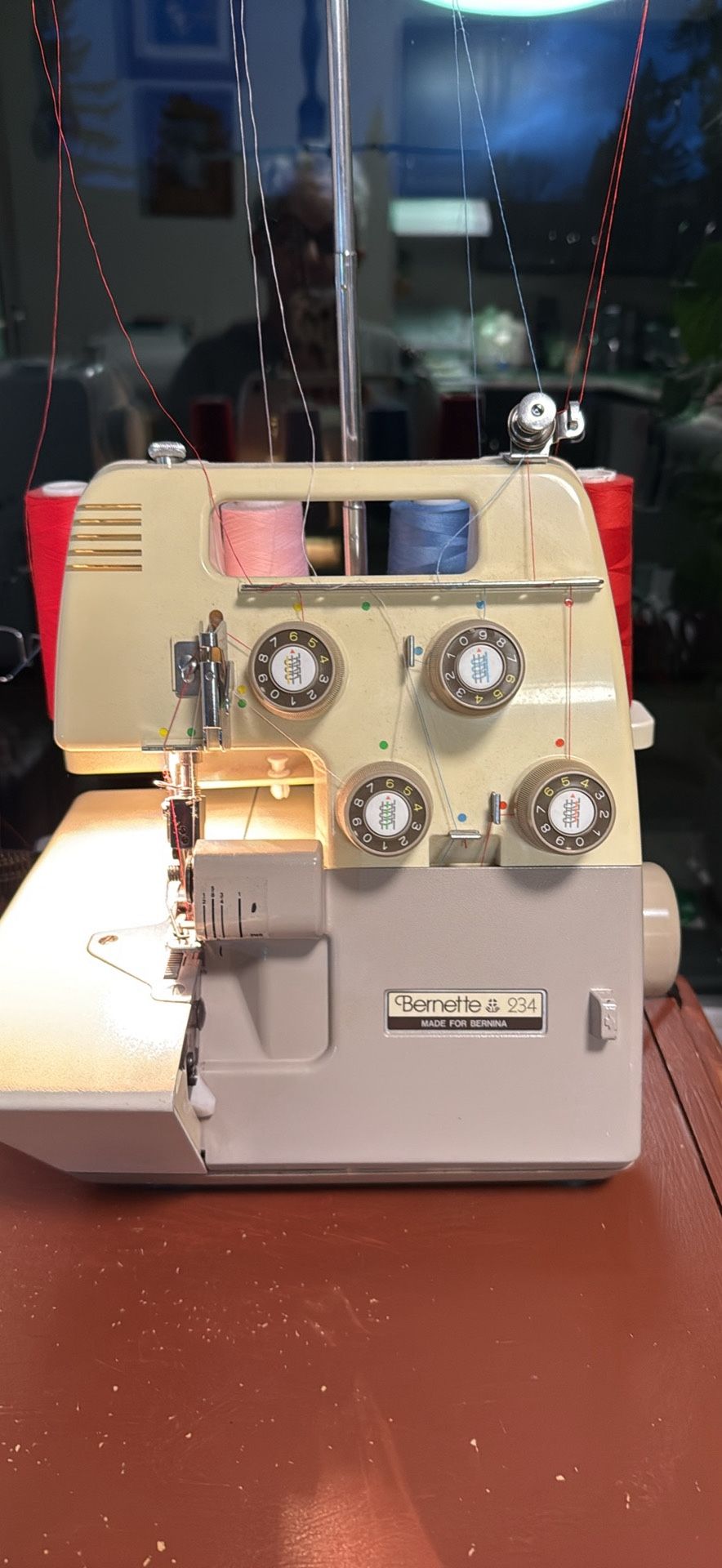 Máquina Overlook, elna 614