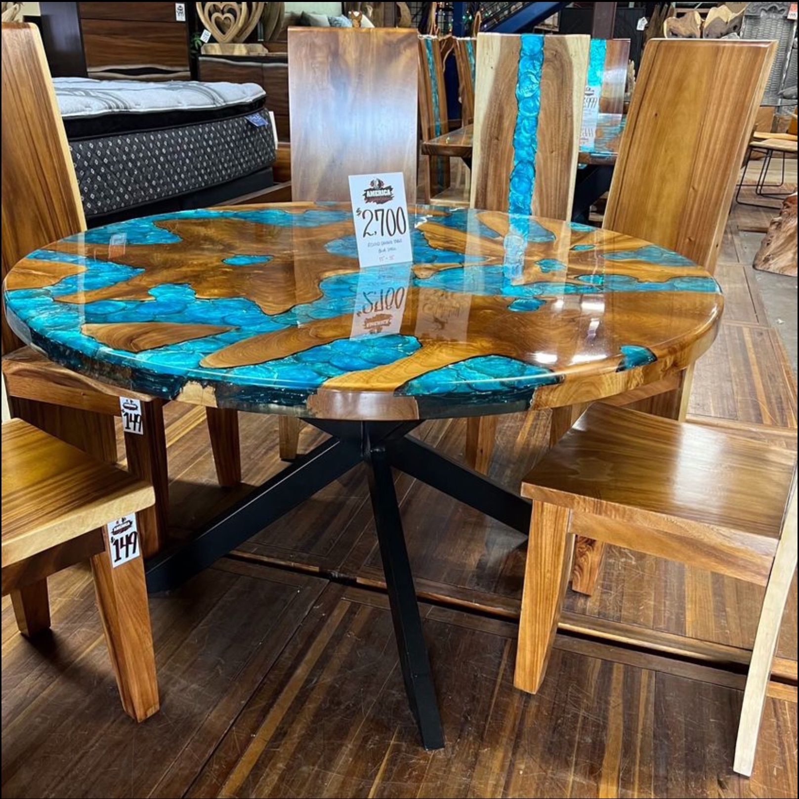 Round Blue Shell Resin Solid Wood Dining Table