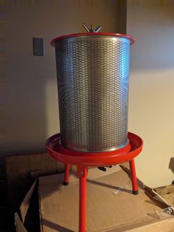 SqueezeMaster Hydraulic Fruit Wine Apple Press