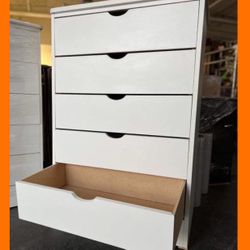 Dresser/ Five drawers dresser