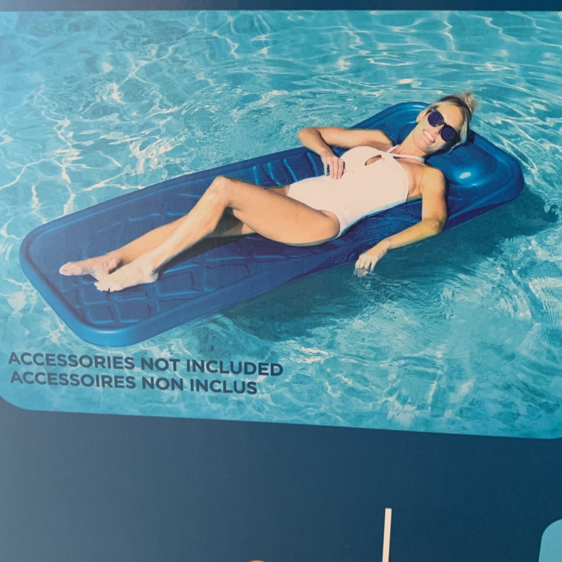 Swim way Pineapple Pong Float