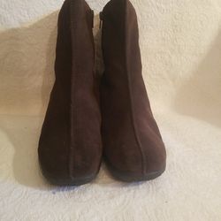 Sudini Suede Shoet Boots Size 9N
