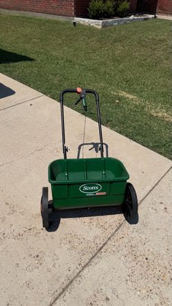 Scotts AccuGreen 3000 Drop Spreader