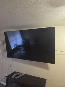 • Televisor TCL 85 Pulgadas 4K Ultra HD en Caja con Base
