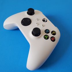 Microsoft Xbox Wireless Controller For Xbox Series X / S, Xbox One & Windows PC New No Box Available Today 