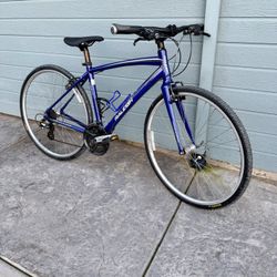 RALEIGH CADENT HYBRID BIKE 700cc Wheels 