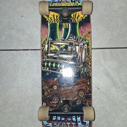 Shaped Skateboard Size 9.5 60$