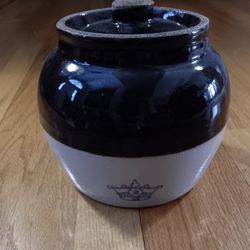 Vintage Advertising.  Old stoneware Bean Pot. Great shape.