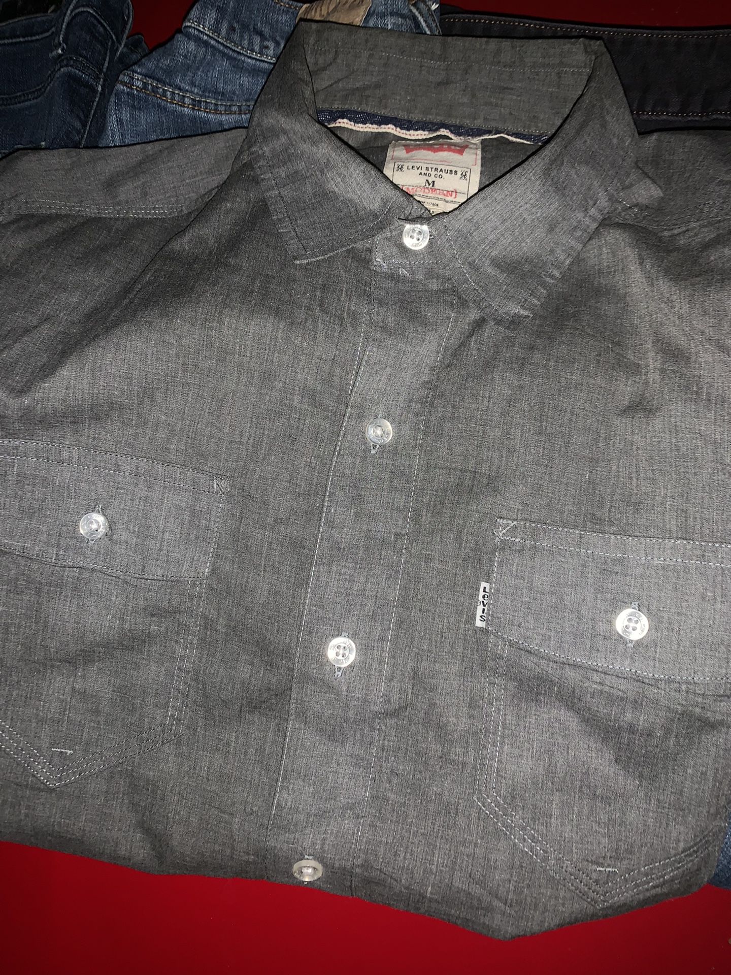 Levi’s Size Medium Shirt