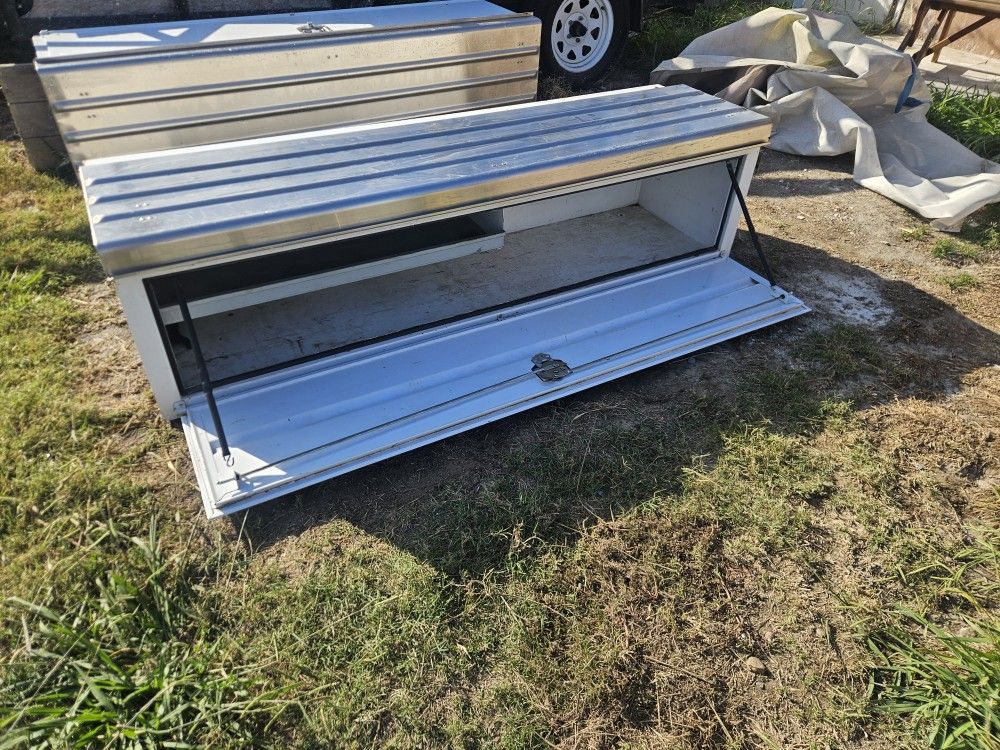 Harbor Truck Tool Box
