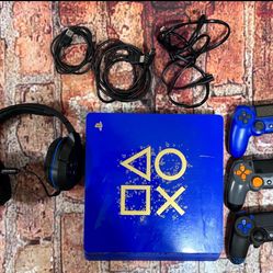 PlayStation 4 Limited Edition Blue