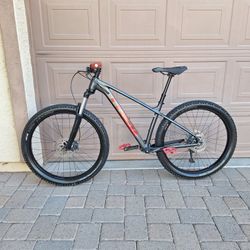 TREK ROSCOE 6 MOUNTAIN BIKE 27.5 INCH 1 X 10 SPEED DROPPER POST SEAT ( CHECK MY OTHER BIKES)