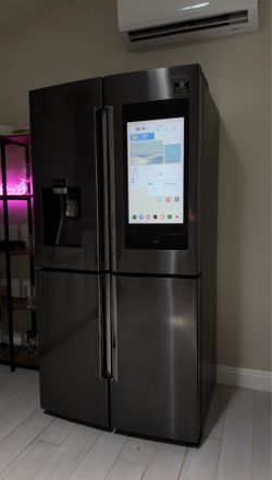 Samsung Fridge 36 in. Wide Family Hub 22 Cu. Ft. 4-Door