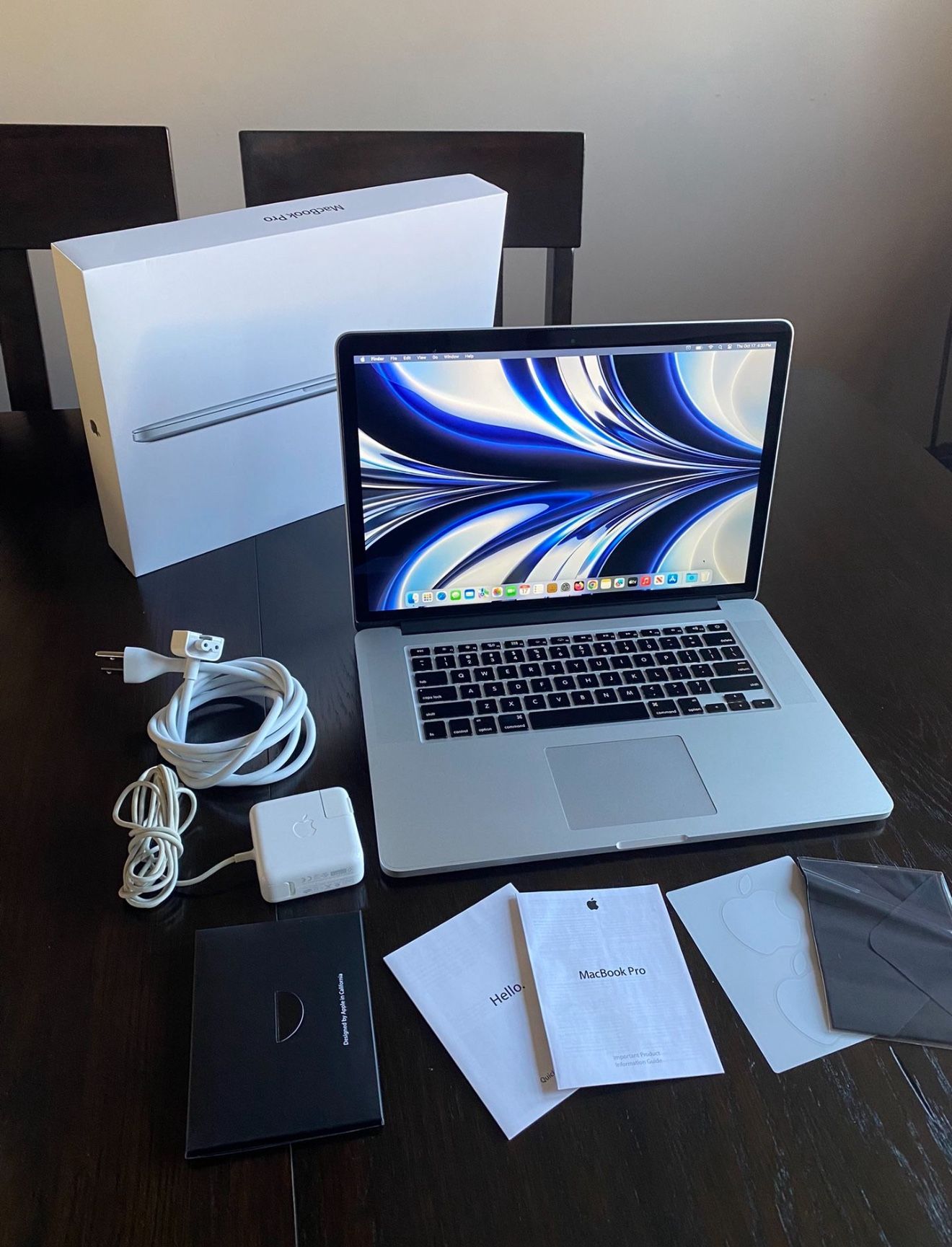 15 Inch Apple MacBook Pro Laptop Computer Bundle Very Clean LOOK