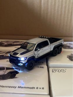 596 1:64 Dodge Ram 1500 TRX Mammoth 6x6 Silver with working Lights