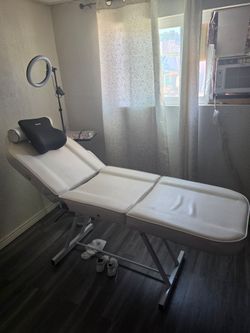 White Esthetic Facial Massage Table Bed