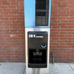 Hoshizaki KM-350MAJ 22" Crescent Cube Ice Machine Head with Hotel dispenser 