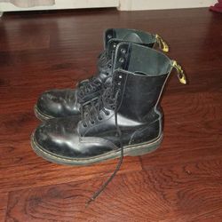 Men's 10.5  Doc Martens Steel Toe Boots