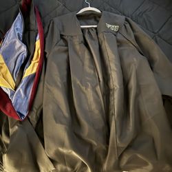 FIU GRADUATION GOWN