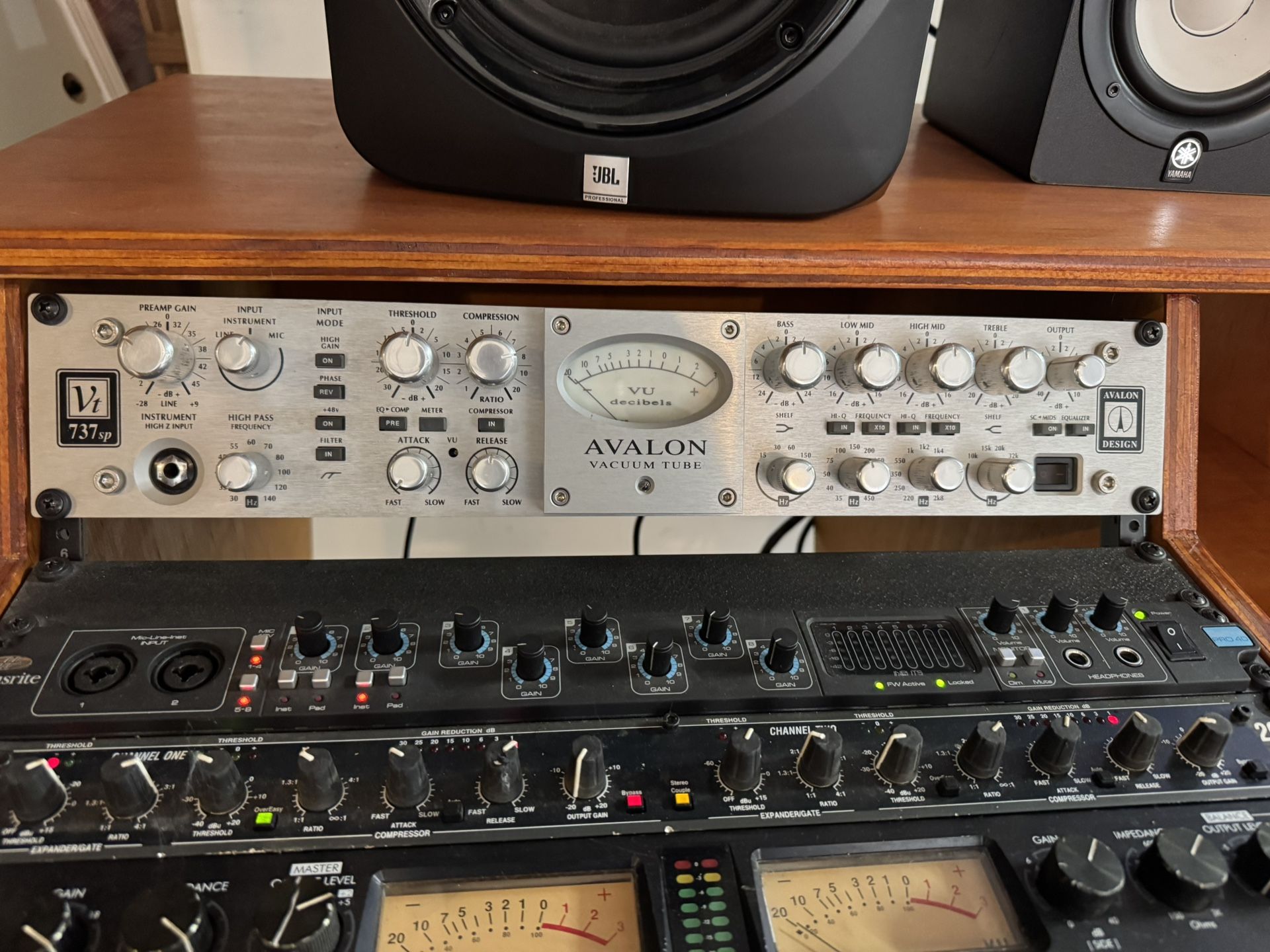 Avalon 737SP Tube Mic Pre EQ/ Compressor