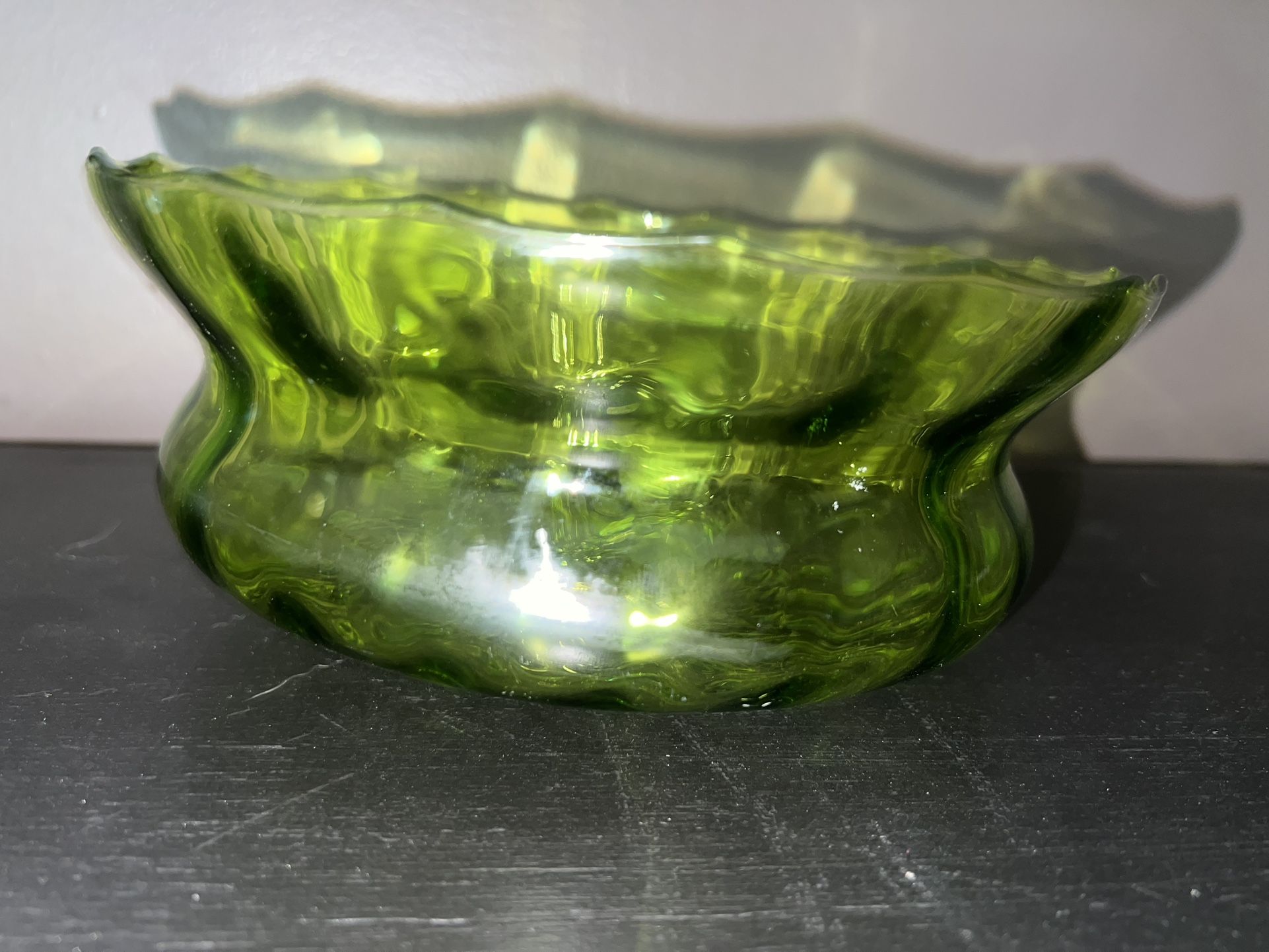 Gorgeous VINTAGE green glass bowl ~8-9”