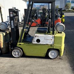Clark Forklift $2500 Runs Good 