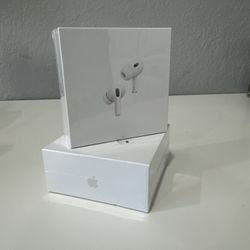  Apple - AirPods Pro (2nd generation) with MagSafe Case (USB‑C) - White