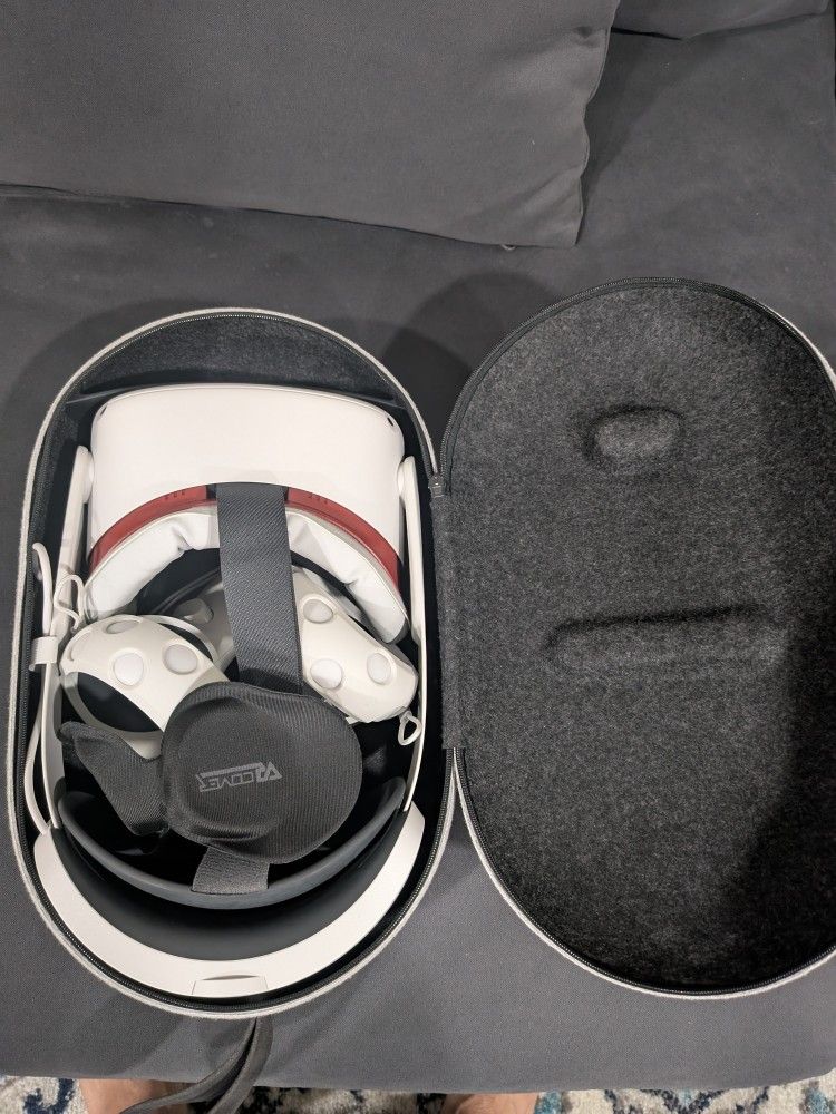 Quest 2 w/Elite Battery Strap, Official Quest Case And Accessories