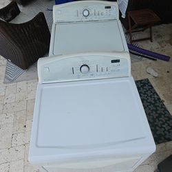 Kenmore Washer/Dryer For 100.