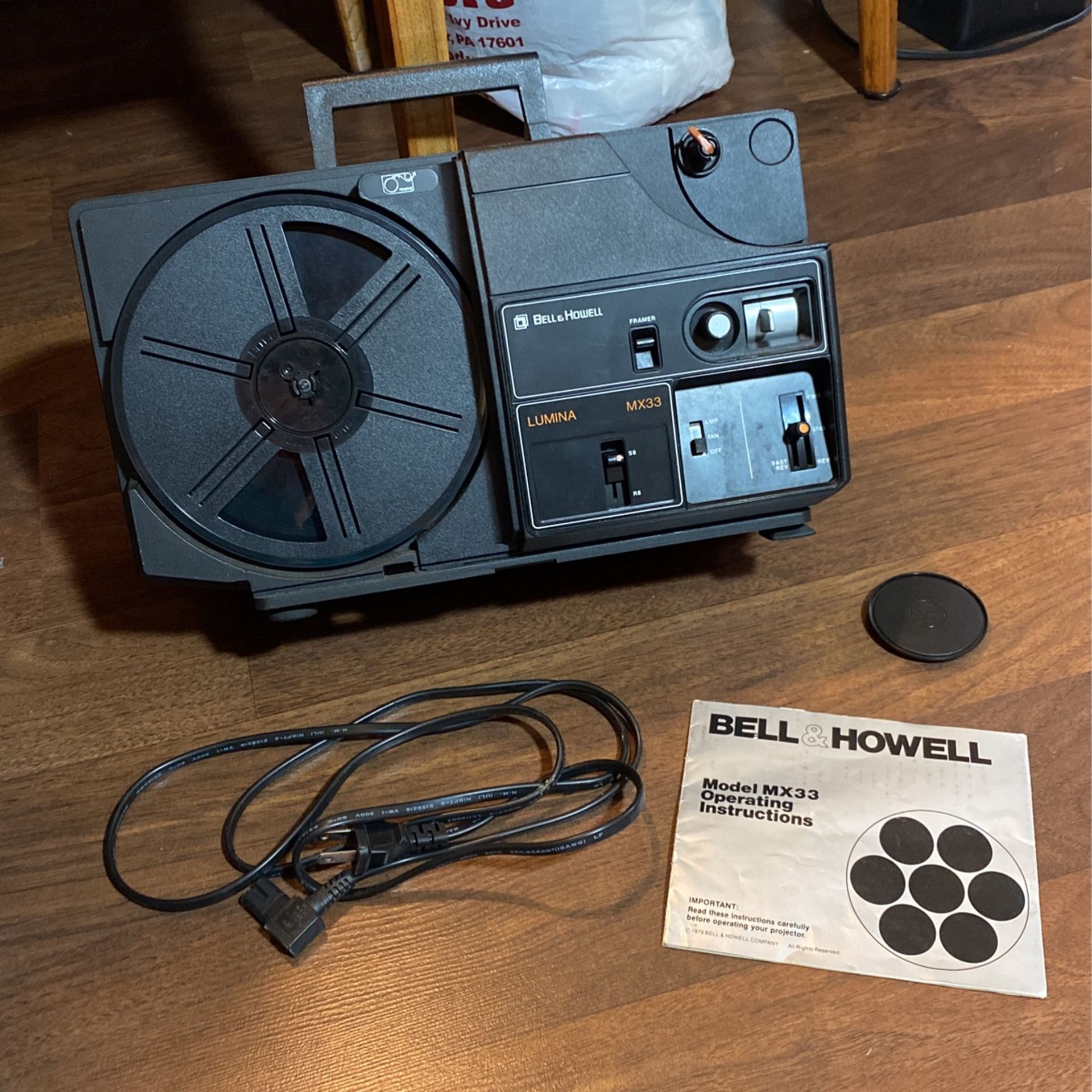 Bell & Howell Lumina MX33 Projector