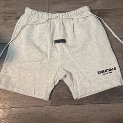 Essential Shorts Light Grey 