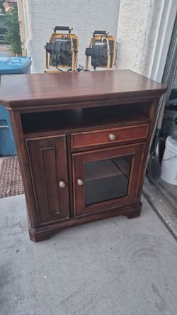 RedOak Classic Cabinet
