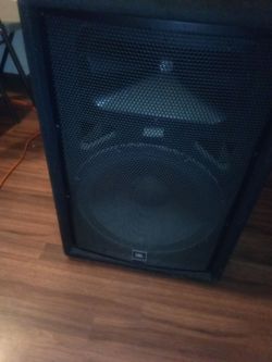 Jbl jrx 200 powered speaker