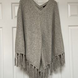 Banana Republic Women’s Knit Poncho Grey  Xs/s