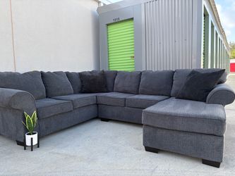 COMFY SECTIONAL!FREE DELIVERY!!