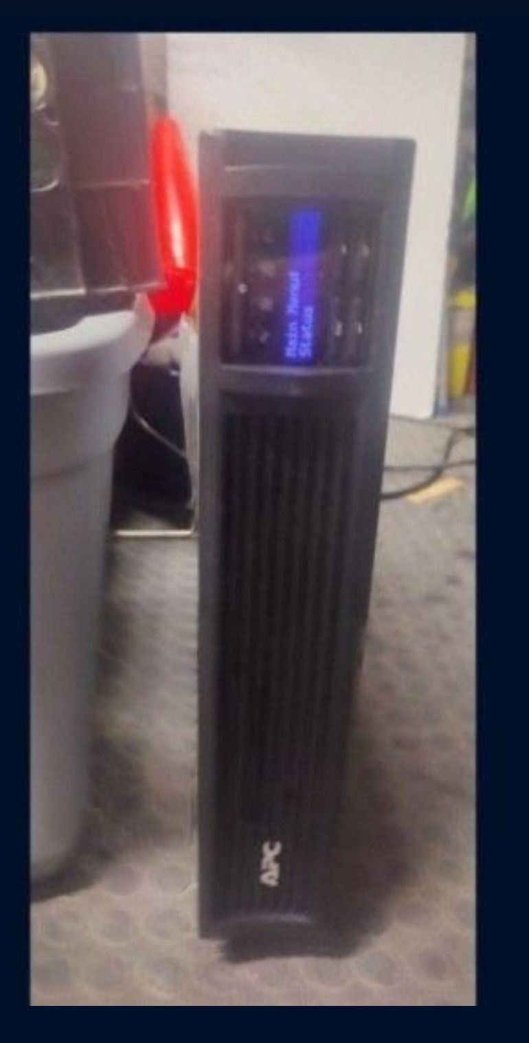 APC SMART-UPS 2200VA LCD /NETWORK BACKUP