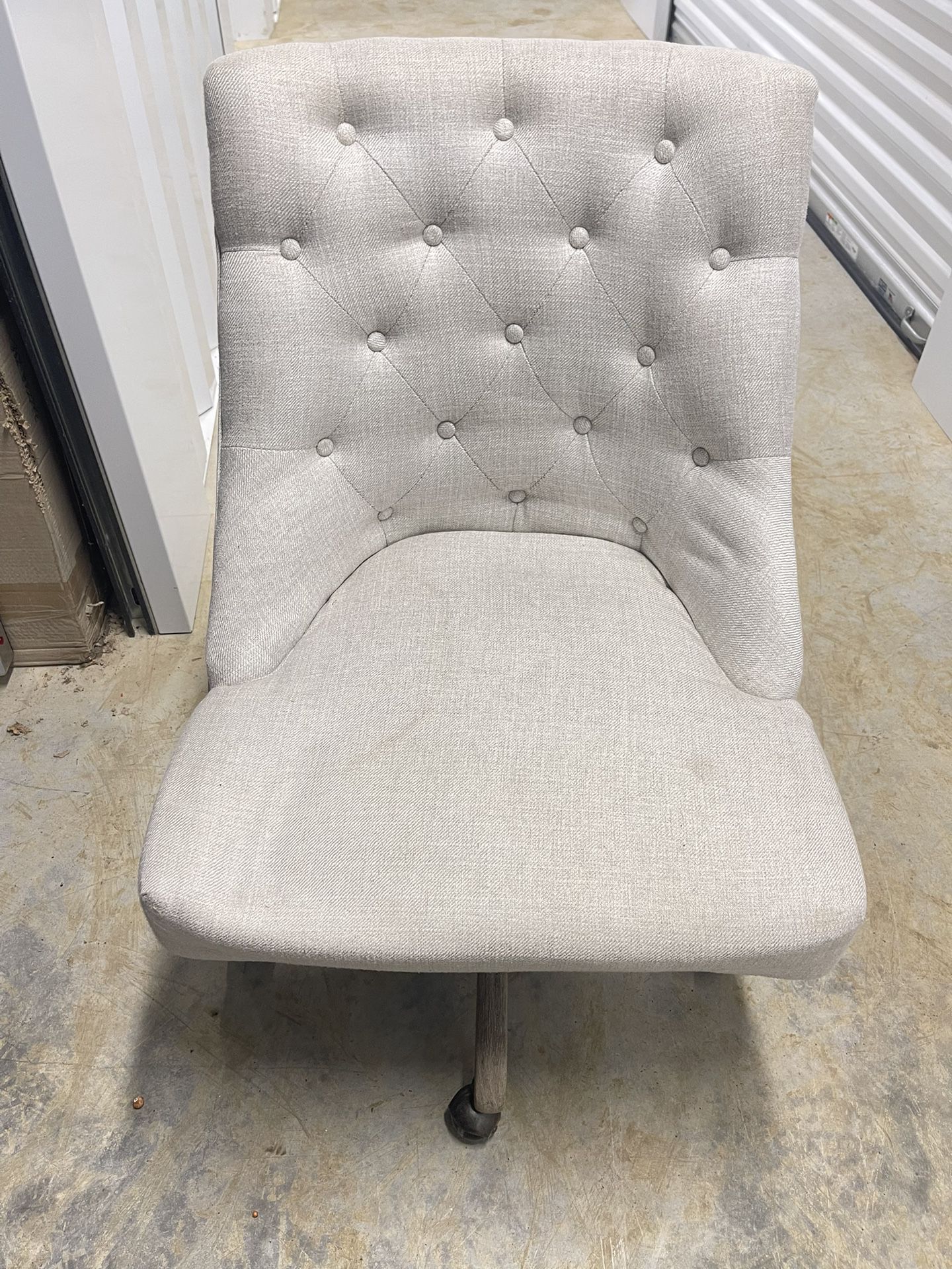 Tufted Fabric Office Chair