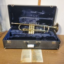 Conn Director Trumpet With Case, Mouthpiece
