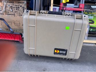 Pelican 1450 Case With Foam (Desert Tan)