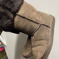 Ugg Boots Size 7W 