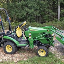 John Deere Tractor 1025R