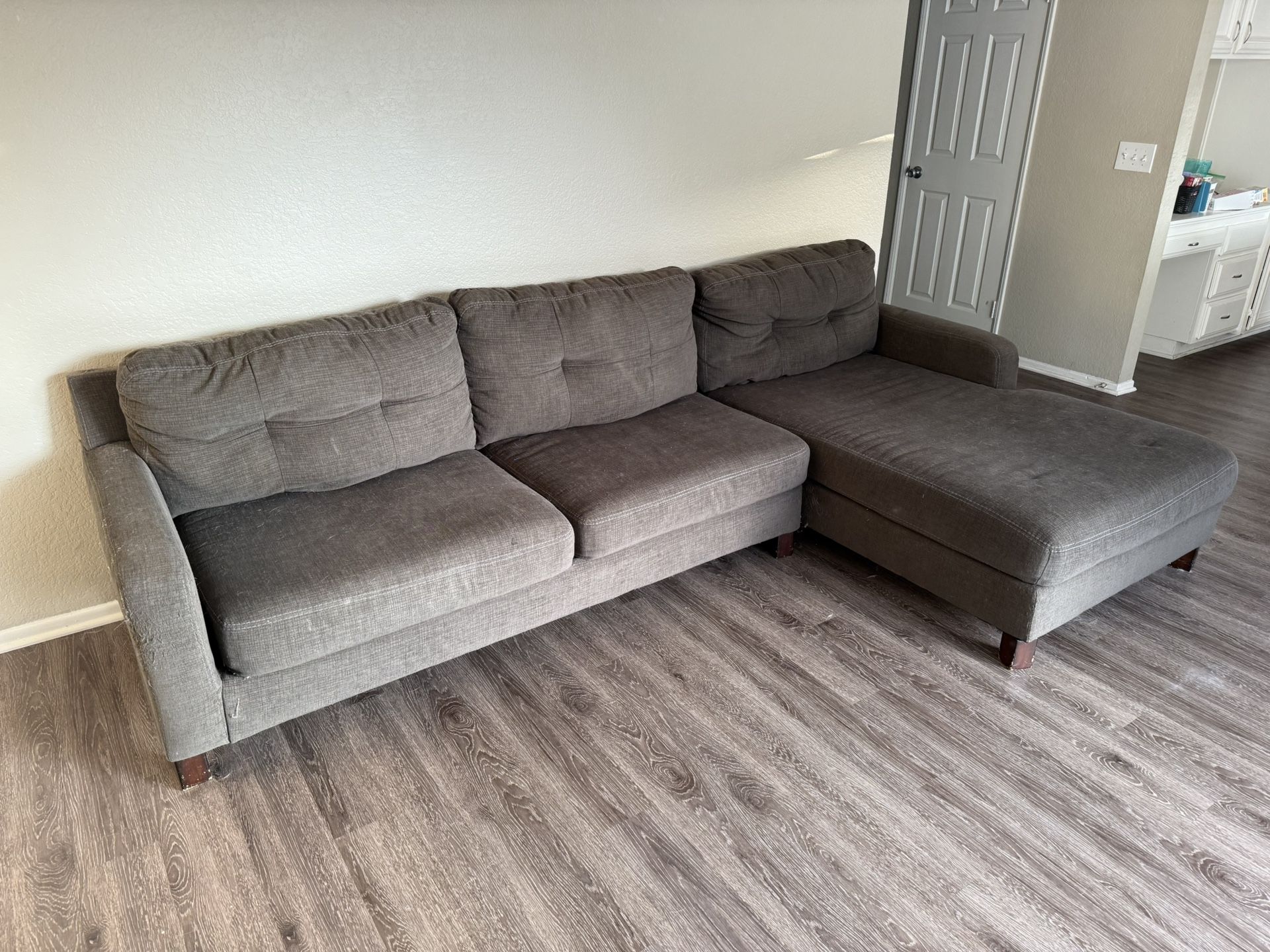 Sectional Couches w/ Chaise