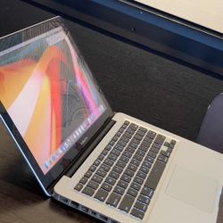apple MacBook Pro 13” Core I5 8GB RAM 250GB HDD $120