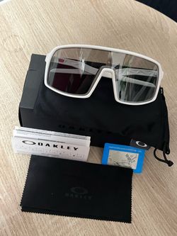 Brand New Oakley Sutro Sunglasses