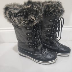 Snow Boots Size 7 Women