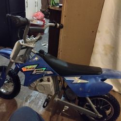 ELECTRIC RAZOR DIRT BIKE Comes With Charger Everything Working Good But Needs Battery
