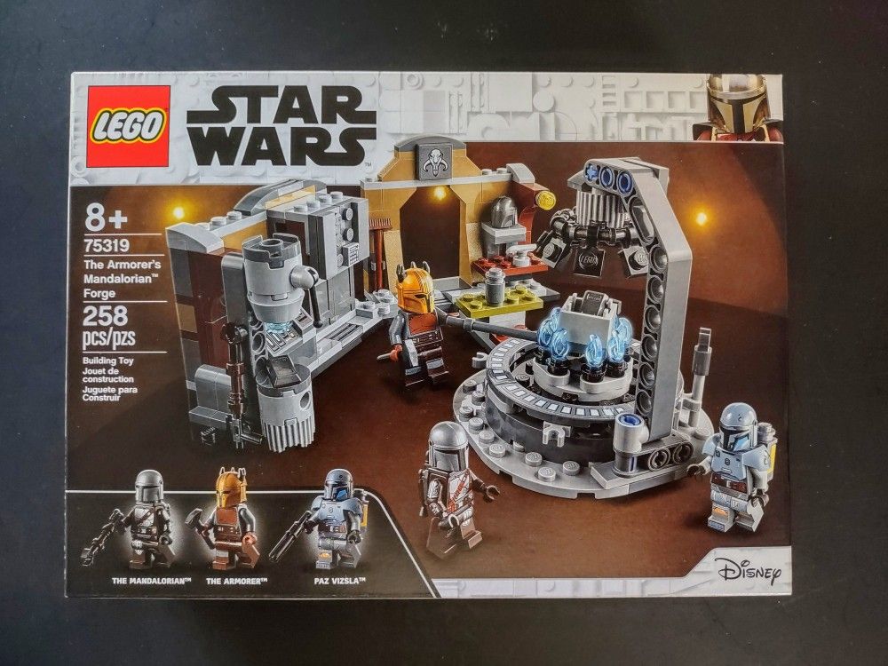 The LEGO Star Wars The Armorer's Mandalorian Forge (75319)