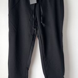 Black Capris Shorts, Small 