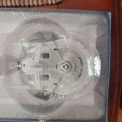 Star Trek Ship New Never Touched Model